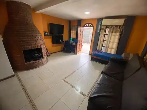 CASA EN VENTA EN TIRO SUIZO COCHERA PATIO Y PISCINA