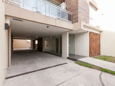 Cochera en venta. 100% FINANCIADO Y CUOTAS FIJAS EN PESOS. Buena ubicación en Lanús.