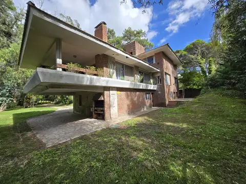 Casa 7 ambientes con 3 baños