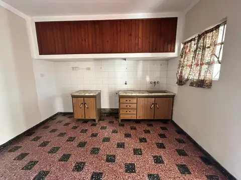 casa en alquiler lujan tres ambientes alberti al 2242