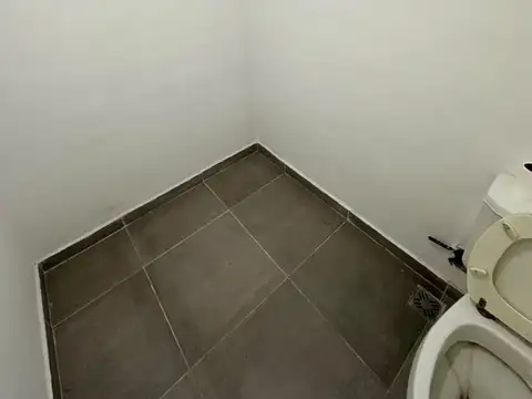Oficina 2 ambientes con 1 baño