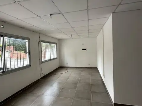 Delia 1200, Piso 1