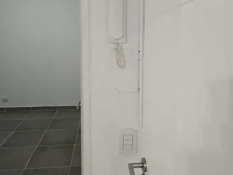 Oficina 2 ambientes con 1 baño