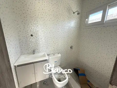 Departamento 4 ambientes con 3 baños