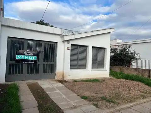 CASA EN VENTA ZONA RUTA 20 DOS DORMITORIOS