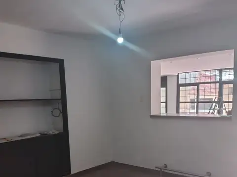 Casa 7 ambientes con 2 baños