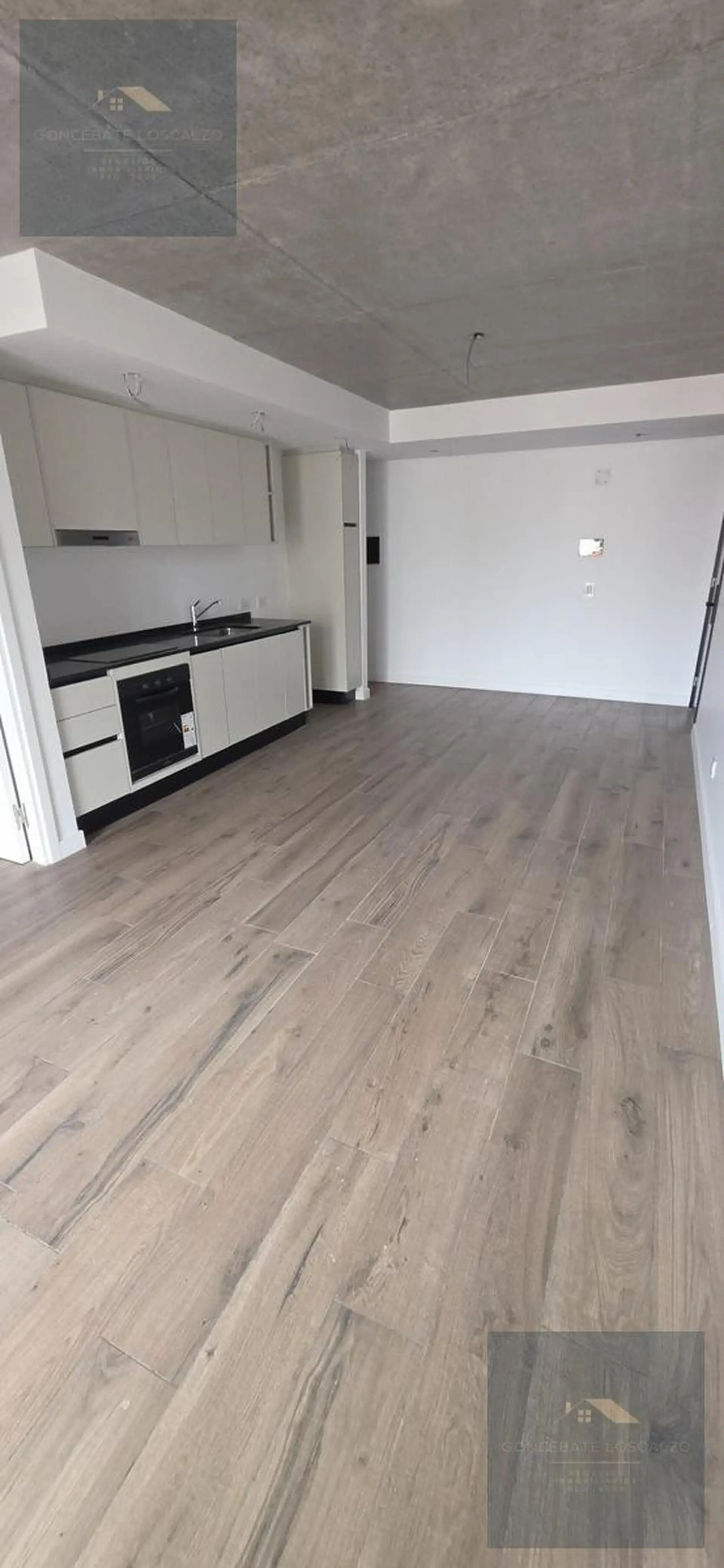 Depto 2 amb, 52m² con cochera y ascensor — Centro