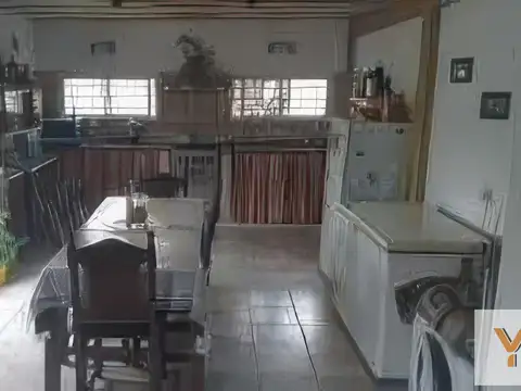 Casa 4 ambientes con 1 baño