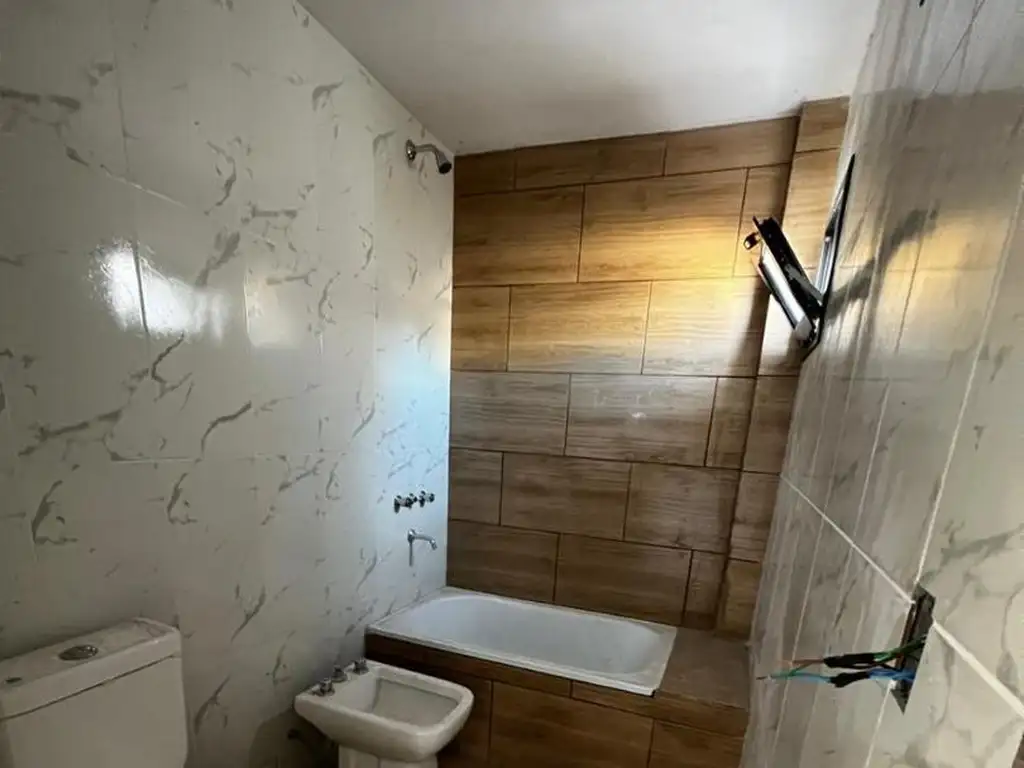 Emprendimiento en Villa Luzuriaga - Etapa: Terminado