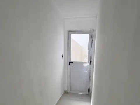 EMPRENDIMIENTO EN POZO - UNIDADES DOS Y TRES AMBIENTES - Entrega Enero 0001