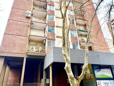 Martínez: Excelente y Amplio Depto de 3 Amb Reciclado a Nuevo. Vista Norte, Muy Luminoso. Único!