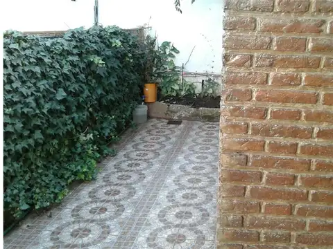 Carlos Pellegrini 1400