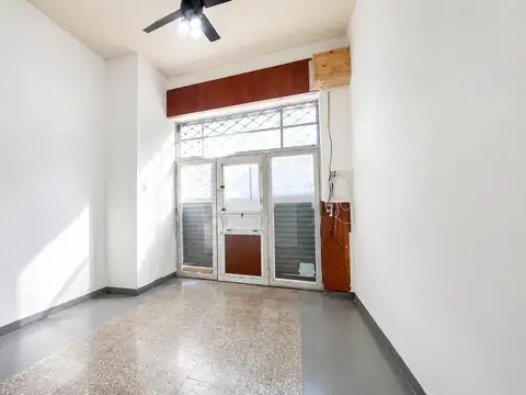 Local comercial en Villa General Mitre - Listo para ocupar