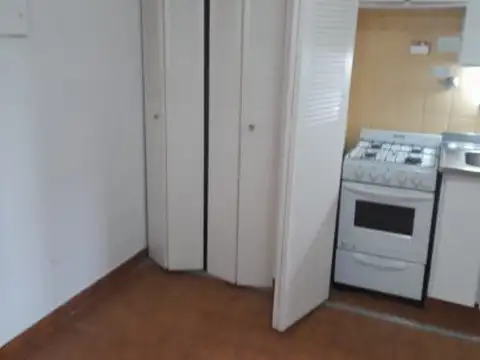 Departamento en Alquiler en Monserrat, $ 400.000