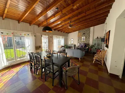 VENTA DE CASA - BERAZATEGUI