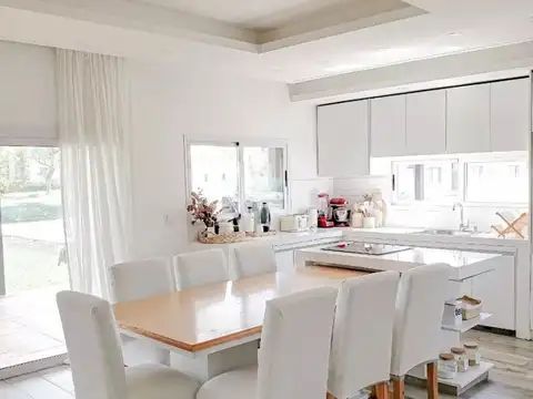 Casa en Venta en Moreno, USD 169.900