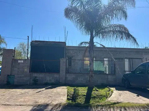 VENTA CASA DE VICENZO CHICO A TERMINAR PILAR 