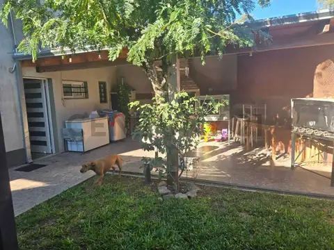 138 y 501- OPORTUNIDAD UNICA EN GORINA  VENTA DE CASA CON LOCAL COMERCIAL