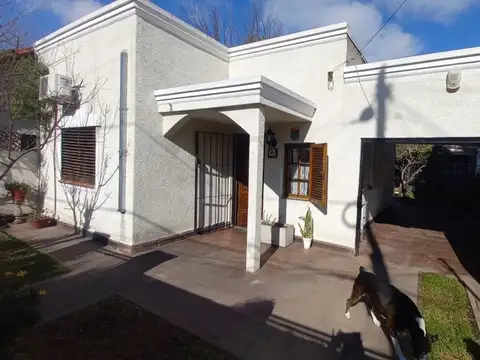 VENTA CASA 3 AMBIENTES MAS DEPENDENCIA HAEDO SUR