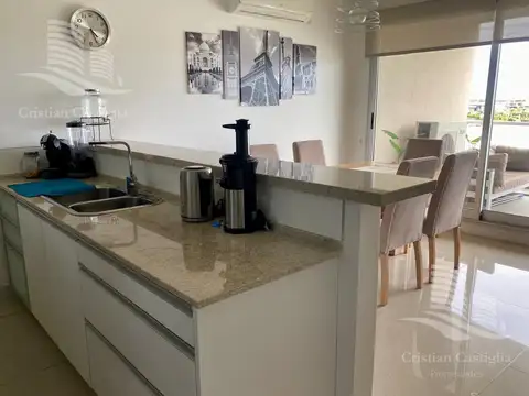 Hermoso Departamento en Venta en Islas del Golf