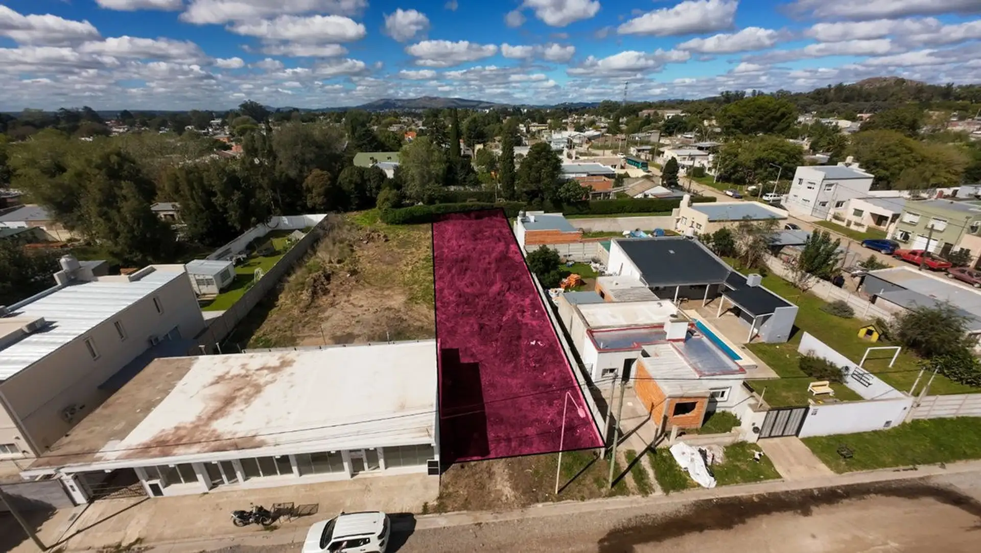 Lote amplio en El Tropezón, 499m² con servicios