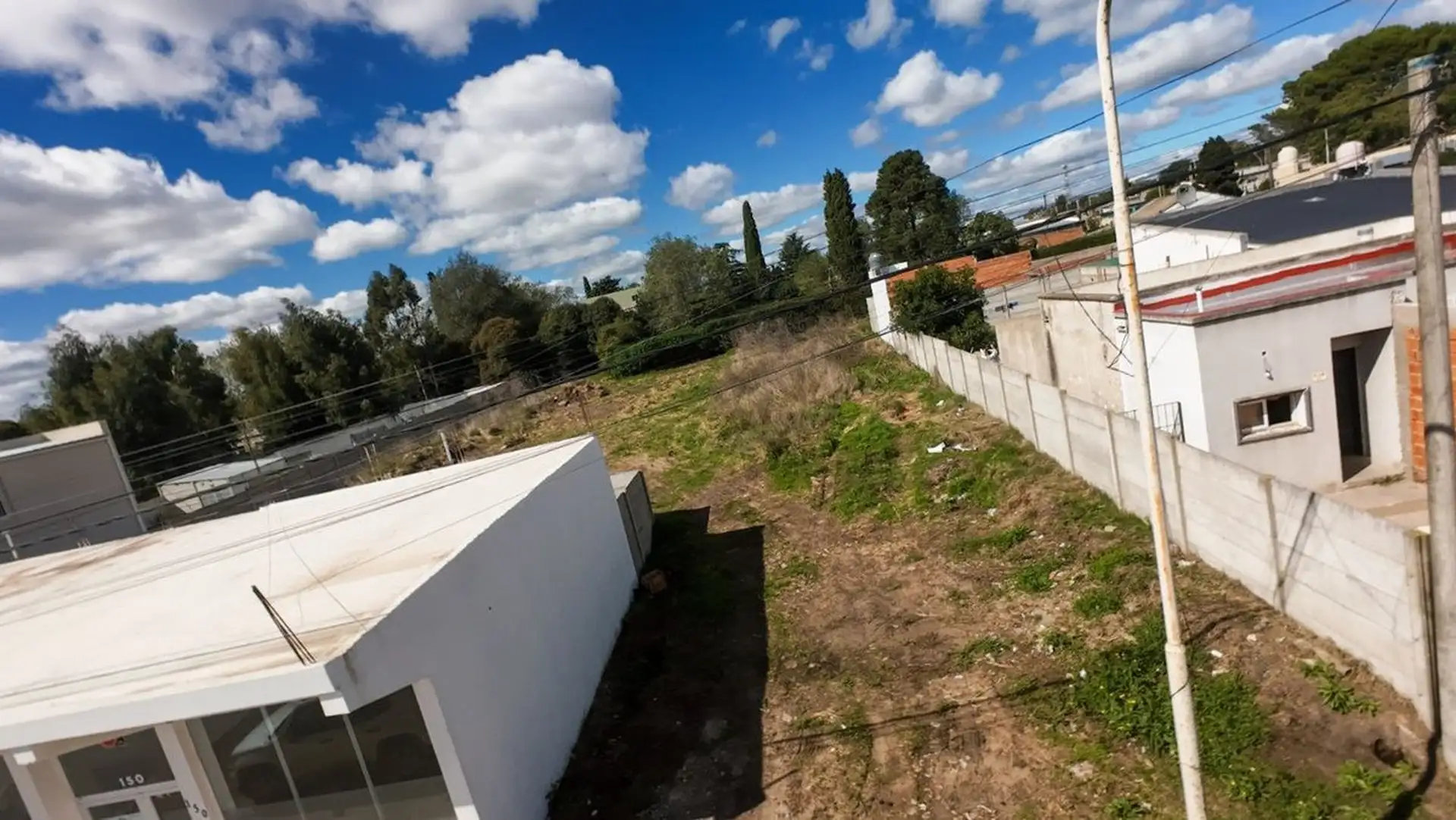 Lote amplio en El Tropezón, 499m² con servicios