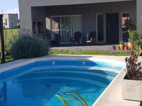 Casa en Venta en Domselaar, USD 115.000