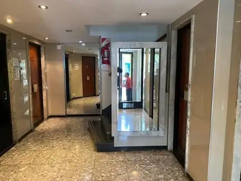 California 1500, Piso 2