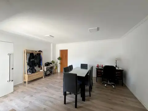 Casa en Venta con 4 cocheras