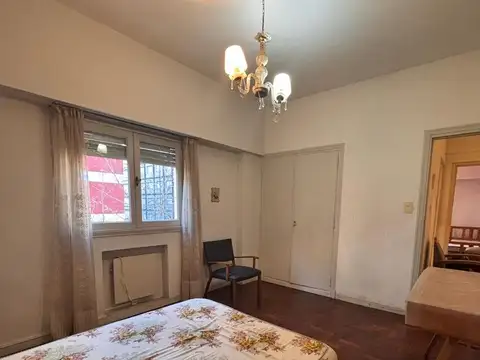 Departamento de 3 ambientes mas dependencia en Plaza Mitre