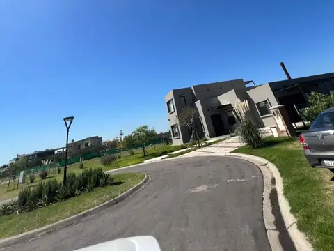 venta de terreno barrio privado village joven oportunidad