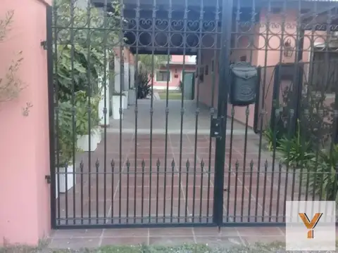 Martín Velázquez e/ Bartolomé Mitre y Avenida Faustino Sarmiento