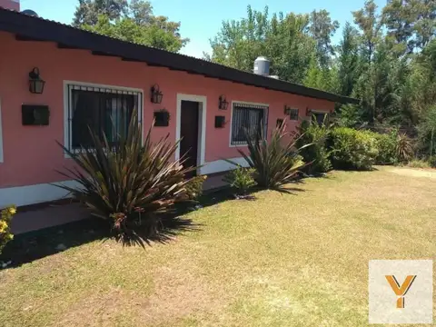 Casa en venta - 2 Dormitorios 1 Baño - Cochera - 120Mts2 - Carmen de Areco
