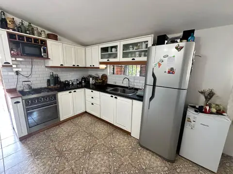 VENDO CASA SAN SALVADOR CON PILETA TODA EN PLANTA BAJA