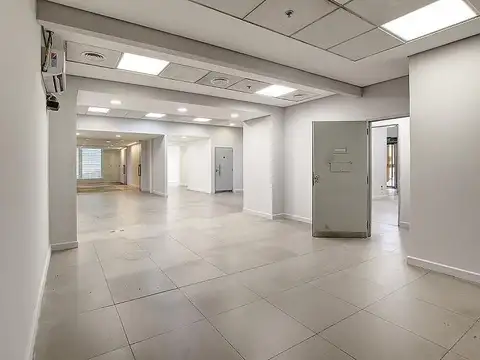 Espectacular Local / Oficina en Alem Plaza