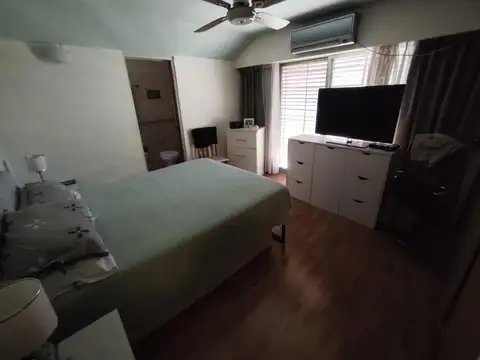 Depto Tipo Casa 4 ambientes con 2 baños