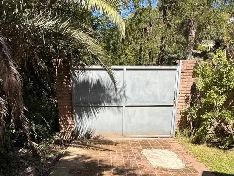 Casa en Venta con 3 cocheras