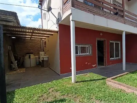 Casa 5 ambientes con 4 baños