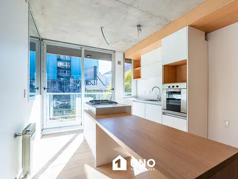 Salta y Bv. Oroño - Amplio Dpto de 2 Dormitorios Externo. Posibilidad cochera.