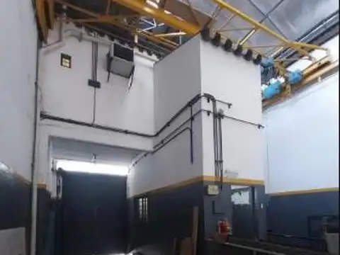 Galpon en Alquiler 42  mts Fondo