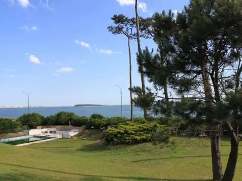 Casa 5 ambientes con 6 baños