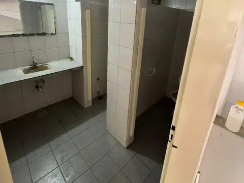 Primera Junta 600, Piso 1