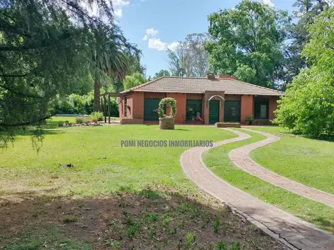 Casa en Venta con 3 cocheras