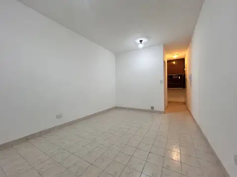 Mercedes 4400, Piso 3