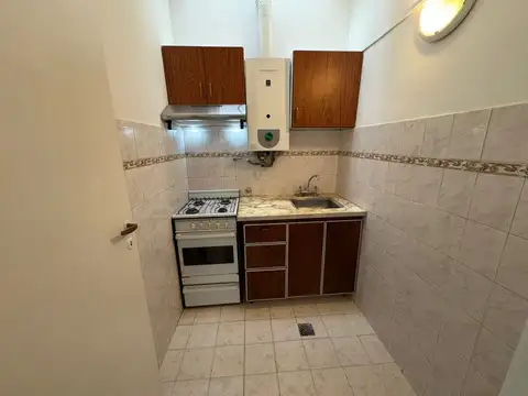 Mercedes 4400, Piso 3