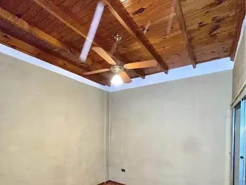 Casa en venta - 1 Dormitorio 1 Baño - Lanús