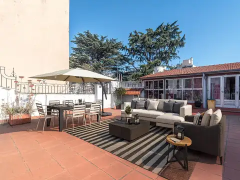 Venta PH de 4 ambientes en San Cristobal, con quincho, parrilla y terraza.