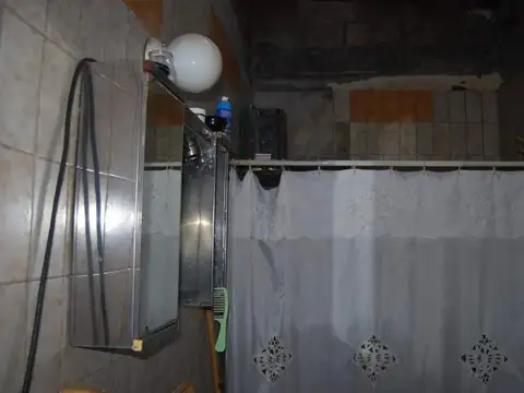 CASA DE 2 DORMIS A RECICLAR