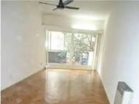 Departamento al frente con balcón corrido muy luminoso