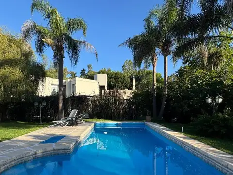 Casa en Venta en Campos De Alvarez, USD 350.000